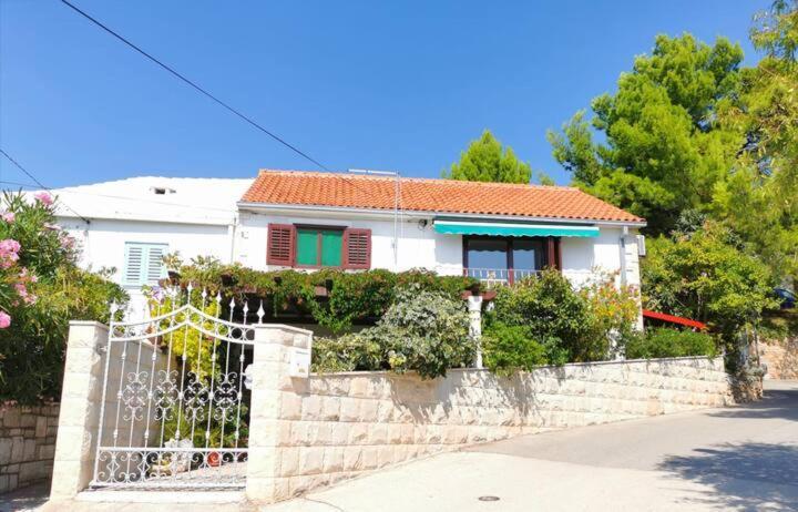 Apartment Biljana Bol Exterior foto