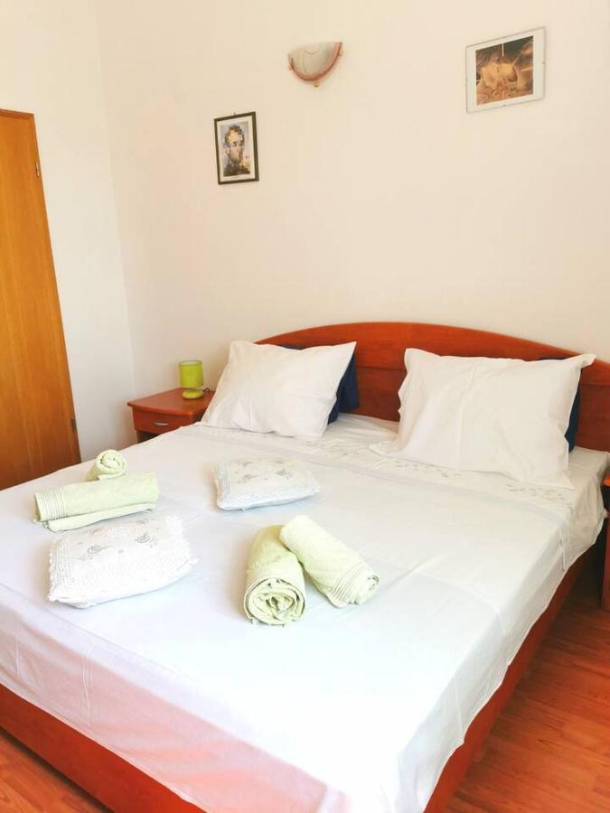 Apartment Biljana Bol Exterior foto
